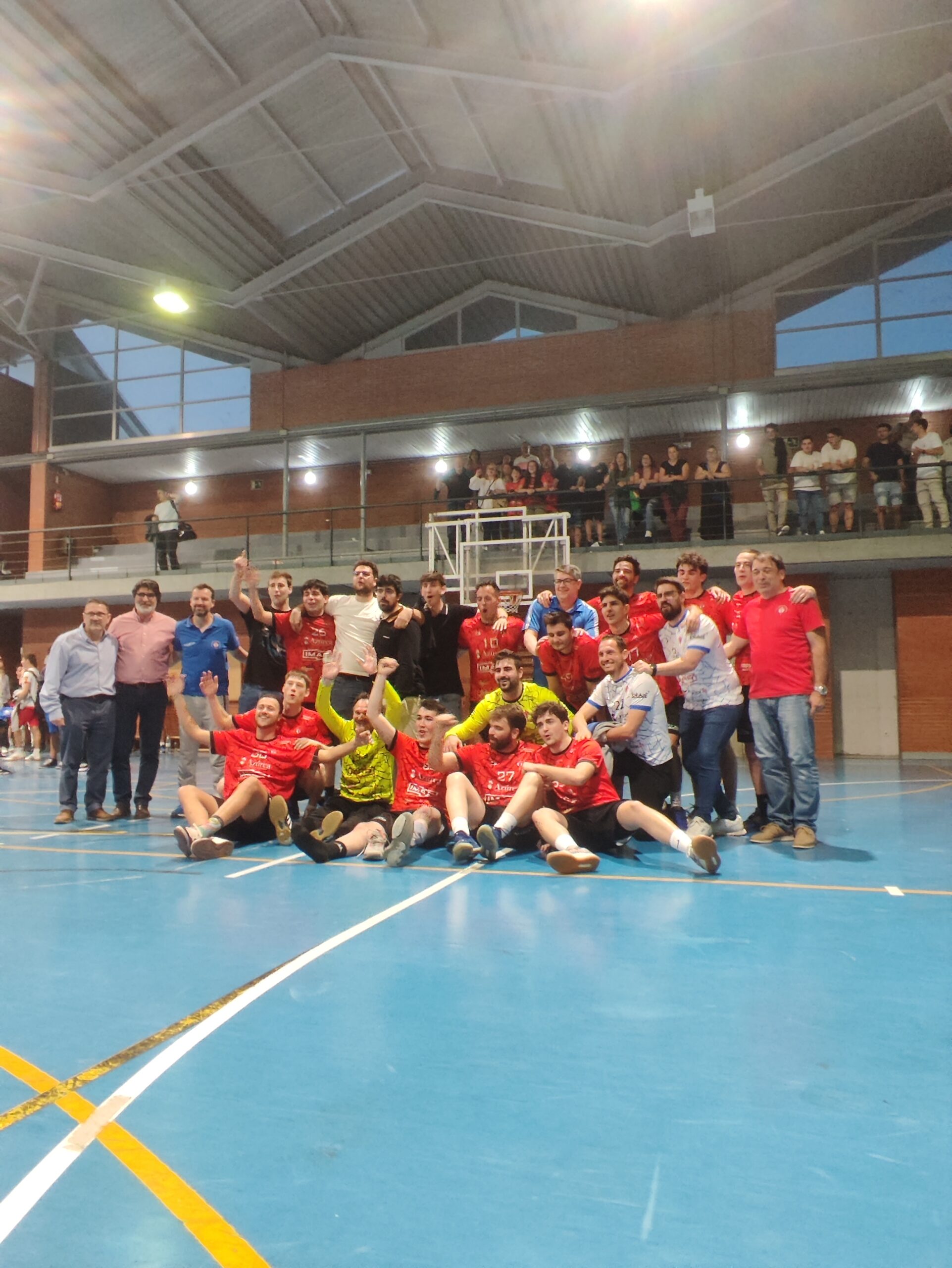 https://www.balonmanosantiagoaranjuez.com/wp-content/uploads/2024/06/IMG_20240413_211016-scaled.jpg